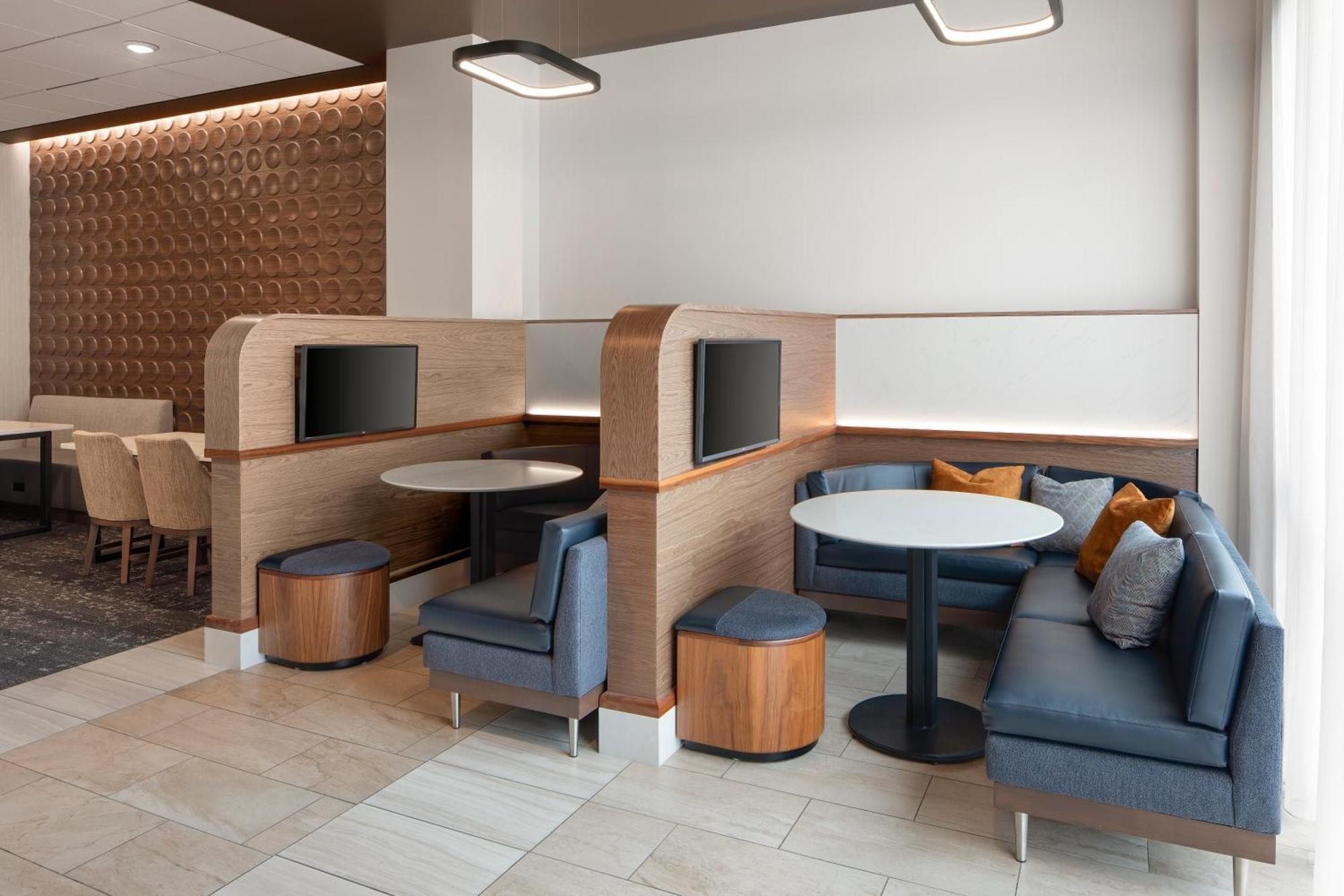 Отель Courtyard By Marriott Seattle Seatac Airport Экстерьер фото