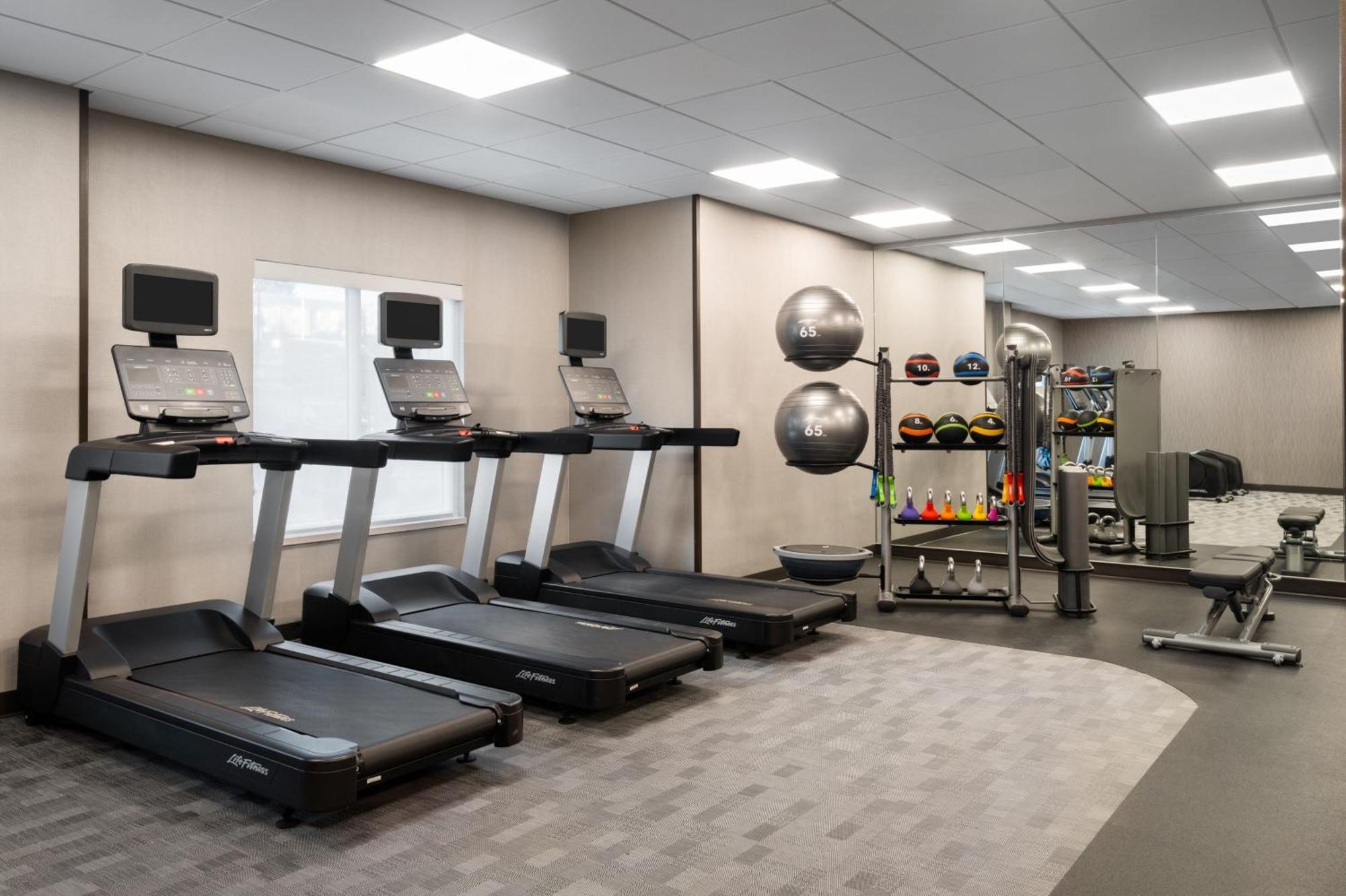 Отель Courtyard By Marriott Seattle Seatac Airport Экстерьер фото