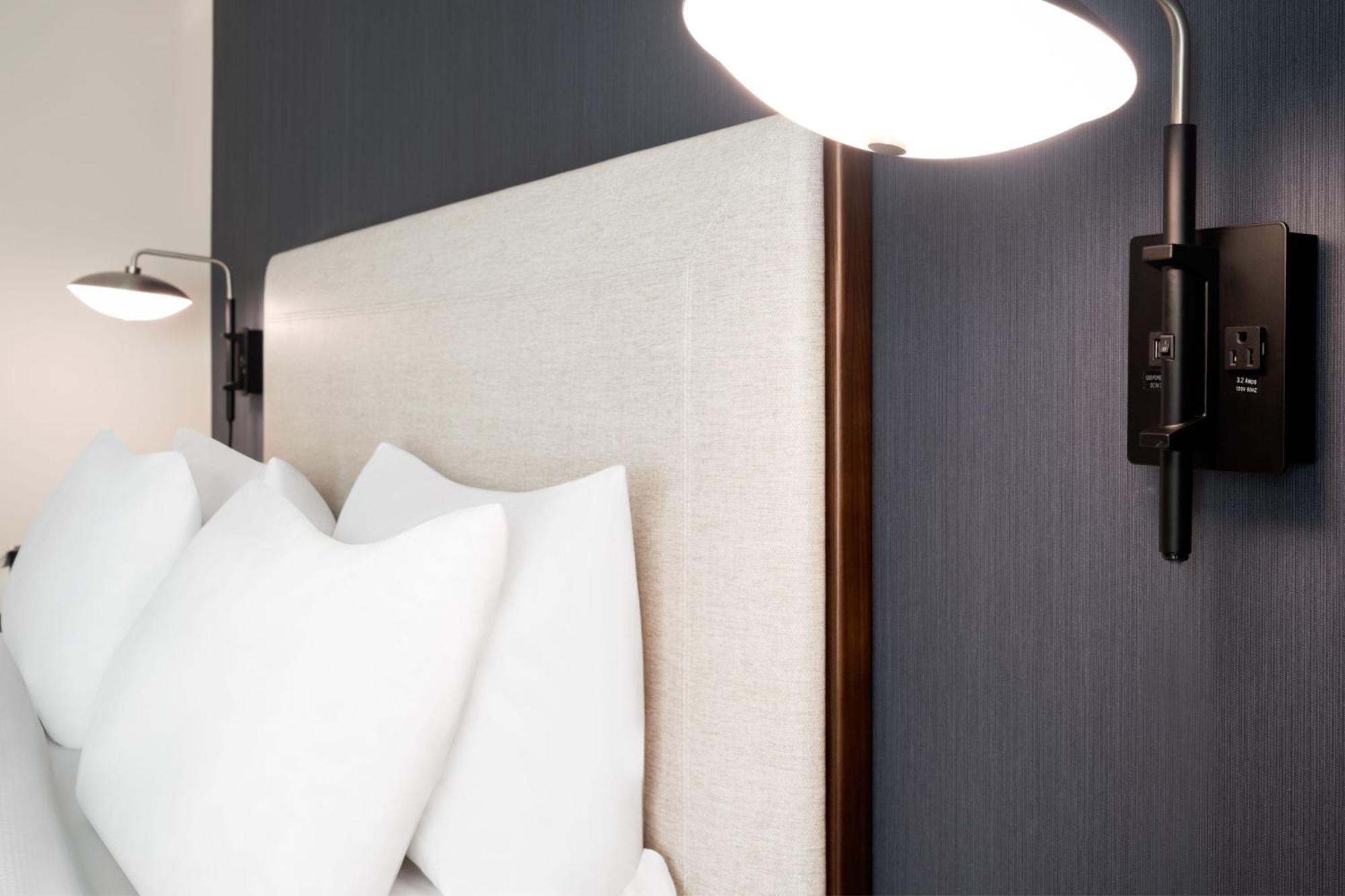 Отель Courtyard By Marriott Seattle Seatac Airport Экстерьер фото
