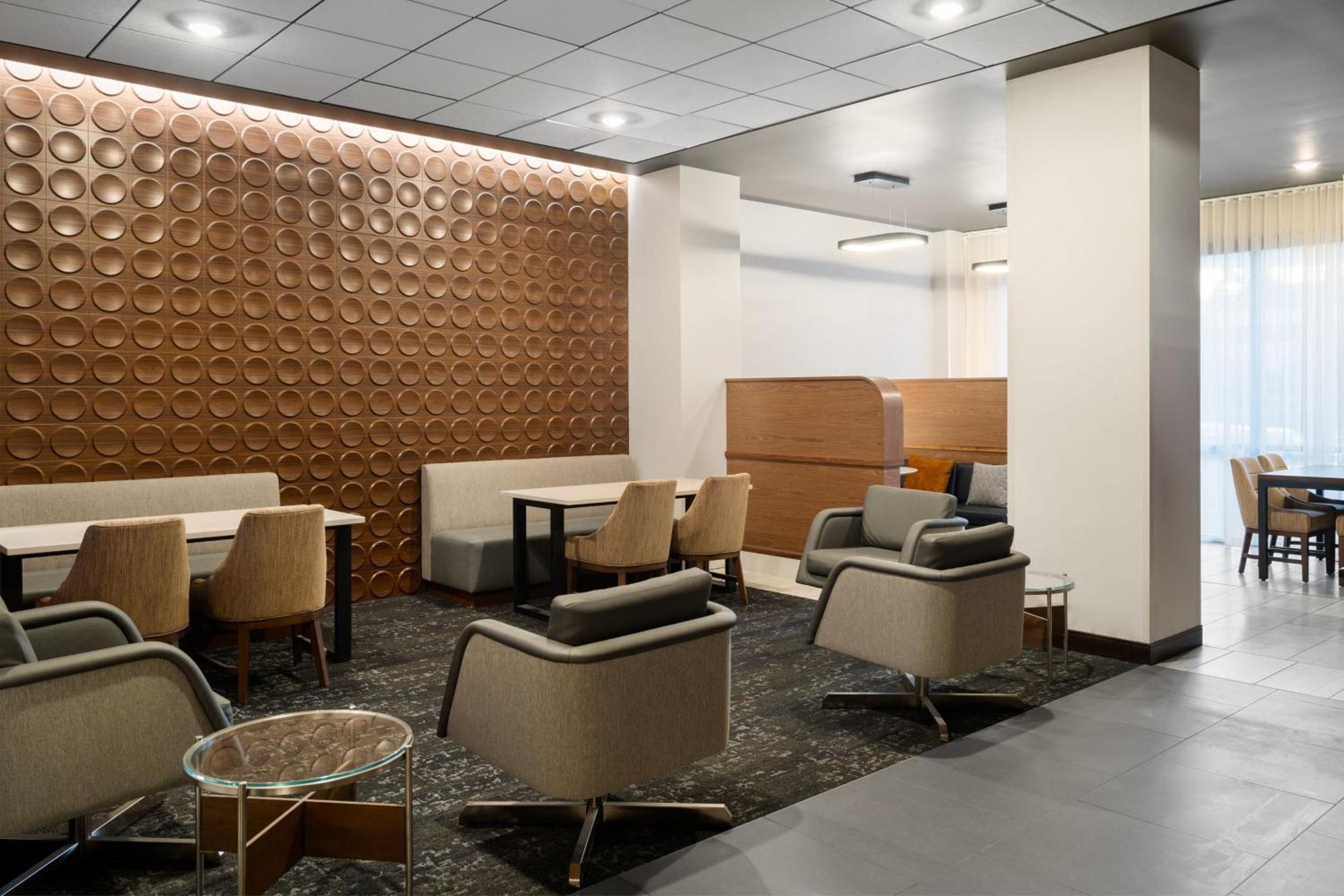 Отель Courtyard By Marriott Seattle Seatac Airport Экстерьер фото