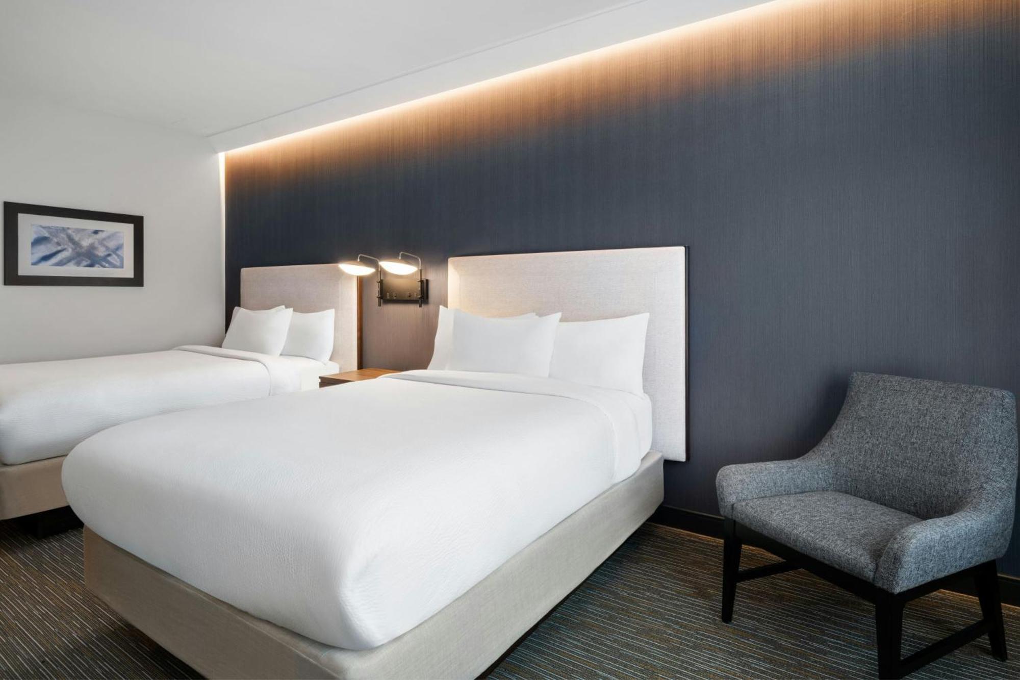 Отель Courtyard By Marriott Seattle Seatac Airport Экстерьер фото
